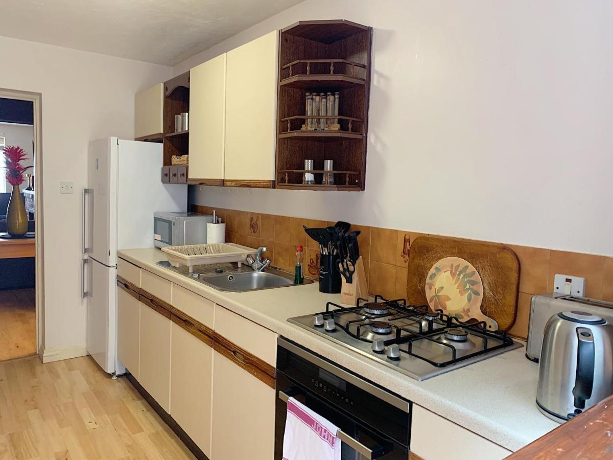 Cosy Central Windsor House Sleeps 4 Exterior photo